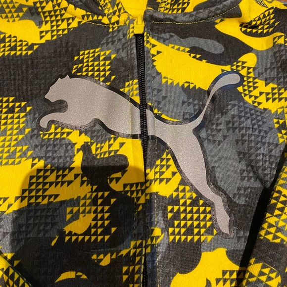 Puma Yellow Pattern Hooded Zip-Up Boys US5 - Picture 2 of 4